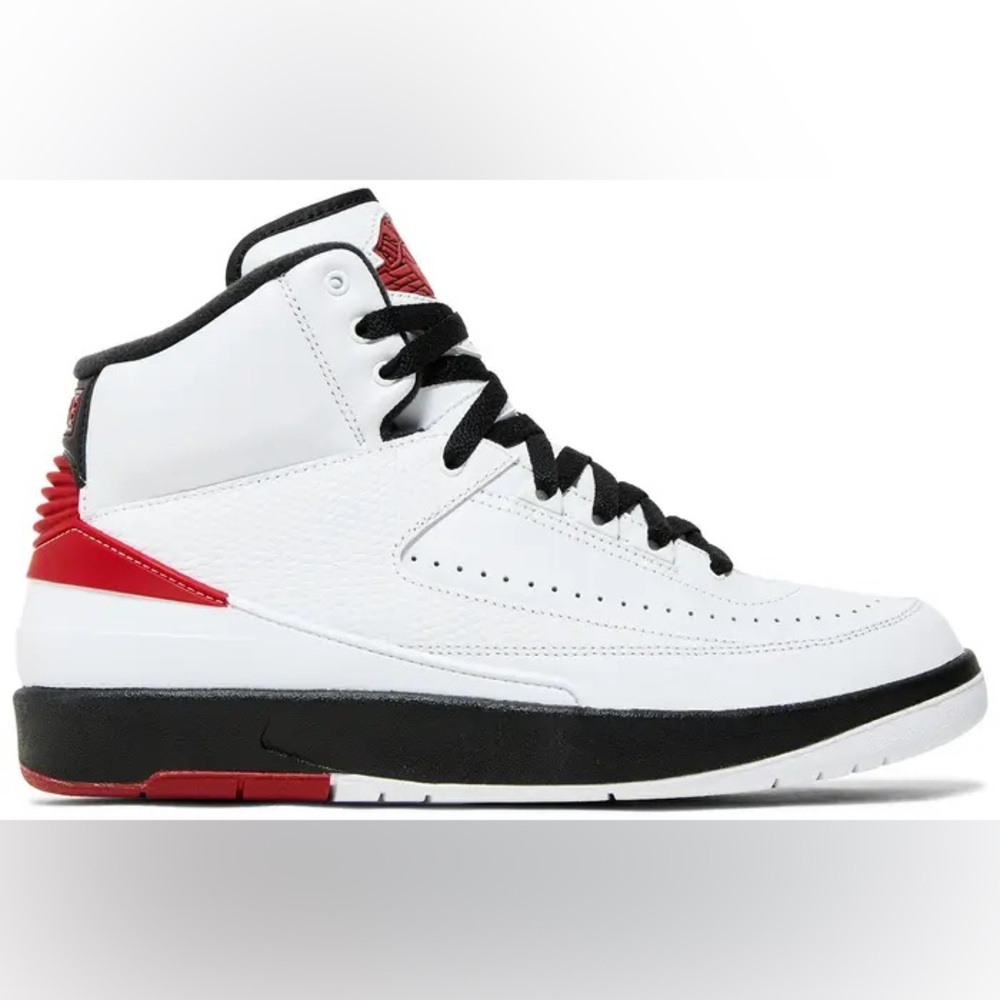 New 2022 Air Jordan 2 Retro 'Chicago' 2022 Size 7Y